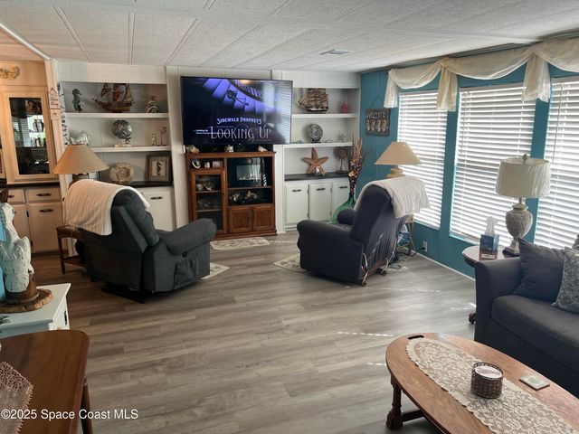 1724 Mango Street NE, Palm Bay, FL 32905