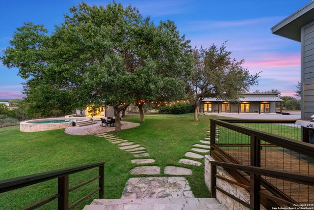746 Trail Rock Dr, Johnson City, TX 78636