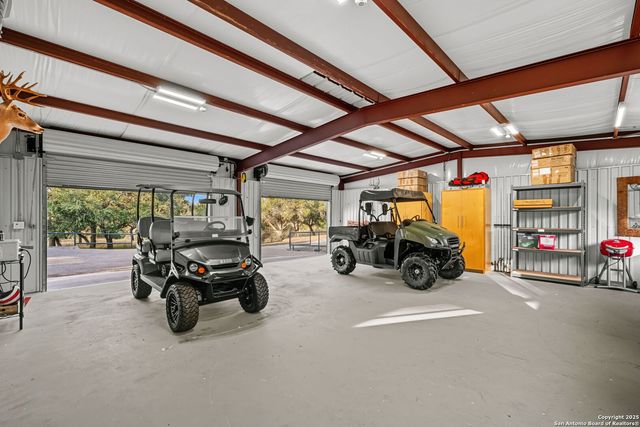 746 Trail Rock Dr, Johnson City, TX 78636