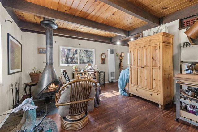566 Santa Barbara Avenue, Sugarloaf, CA 92386