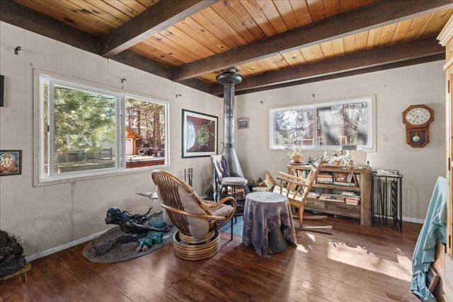 566 Santa Barbara Avenue, Sugarloaf, CA 92386