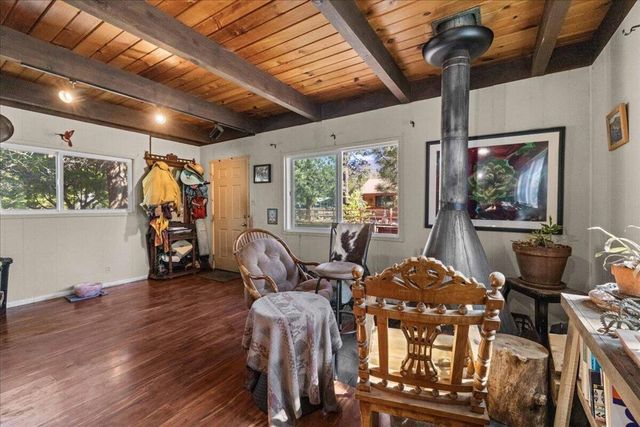 566 Santa Barbara Avenue, Sugarloaf, CA 92386