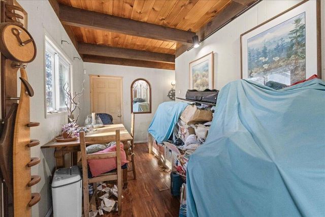 566 Santa Barbara Avenue, Sugarloaf, CA 92386
