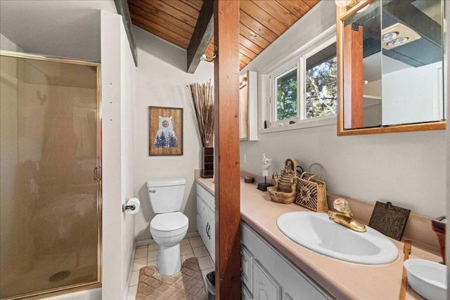 566 Santa Barbara Avenue, Sugarloaf, CA 92386