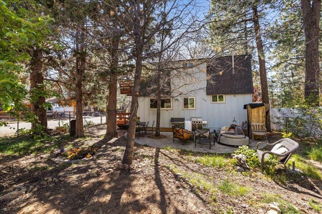 566 Santa Barbara Avenue, Sugarloaf, CA 92386