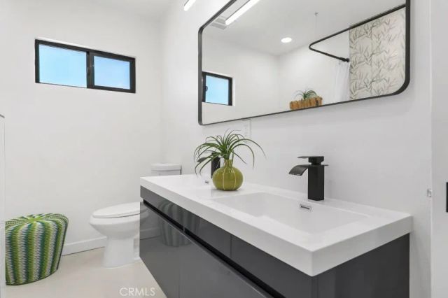 3940 E Calle San Antonio, Palm Springs, CA 92264