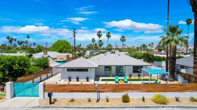 3940 E Calle San Antonio, Palm Springs, CA 92264