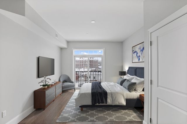 8 Sanborn St 408, Reading, MA 01867