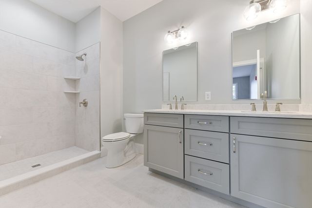 8 Sanborn St 408, Reading, MA 01867