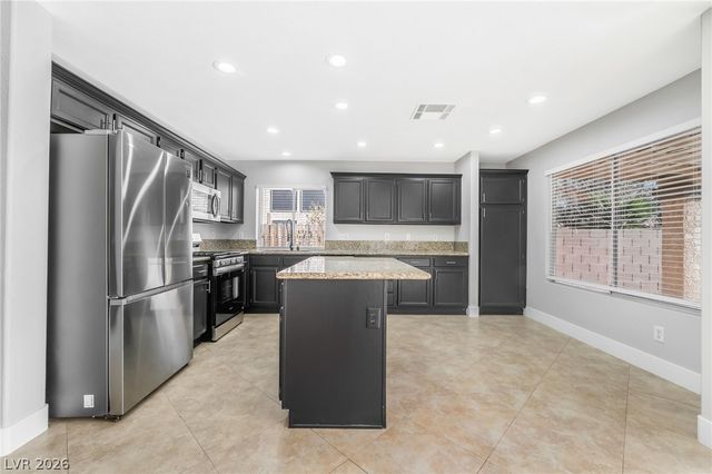 1970 Golden Shadow Court, Henderson, NV 89002