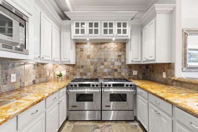 2214 Worthington Street, Dallas, TX 75204