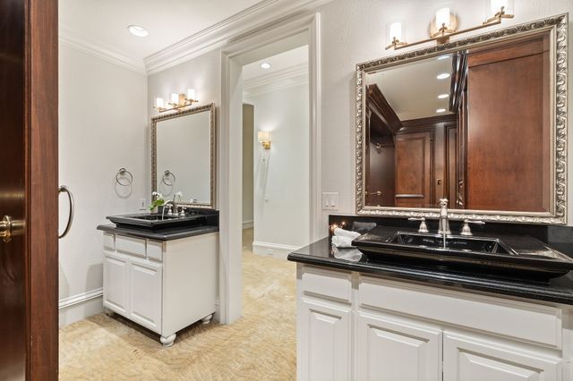 2214 Worthington Street, Dallas, TX 75204