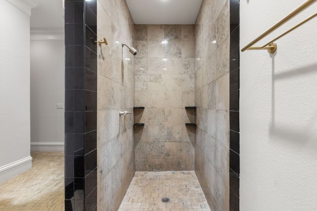 2214 Worthington Street, Dallas, TX 75204