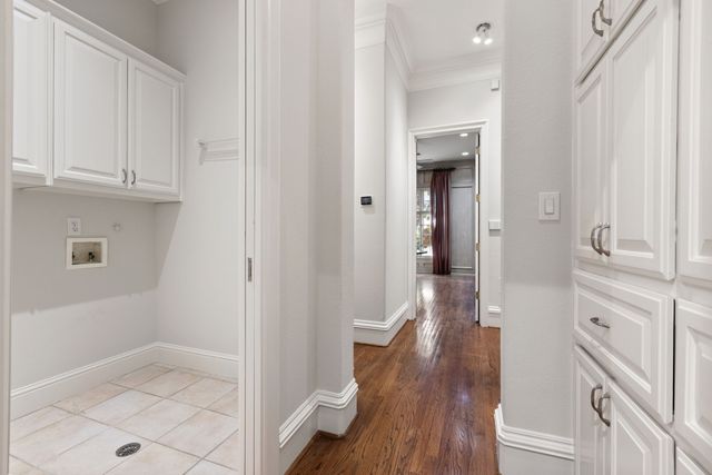 2214 Worthington Street, Dallas, TX 75204