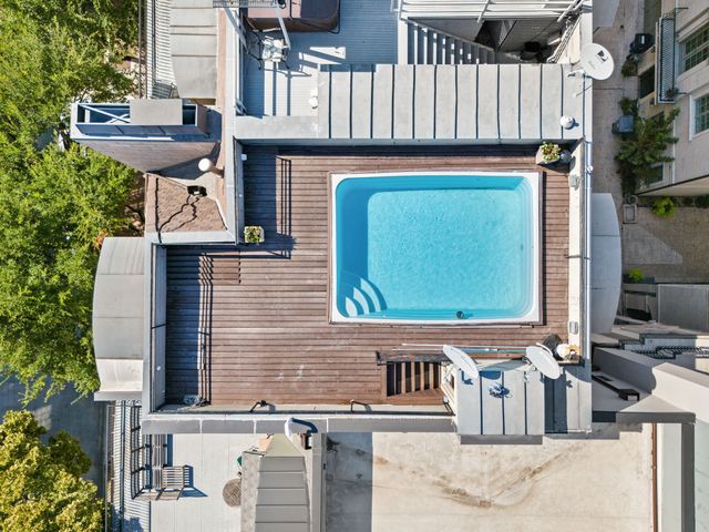 2214 Worthington Street, Dallas, TX 75204