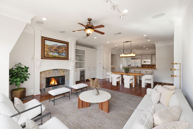 2214 Worthington Street, Dallas, TX 75204