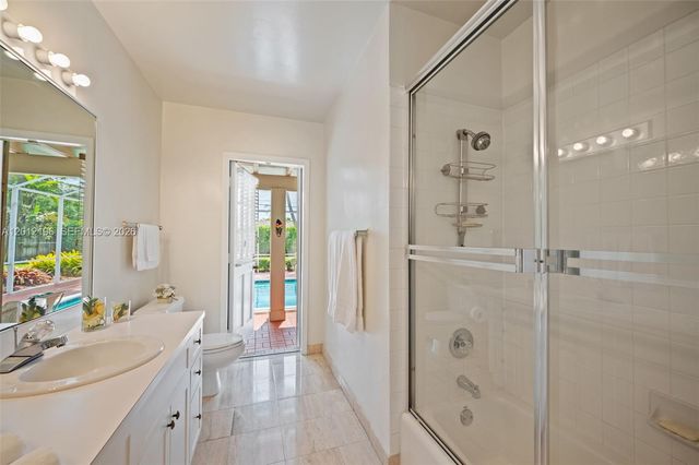 15705 SW 77th Ave, Palmetto Bay, FL 33157