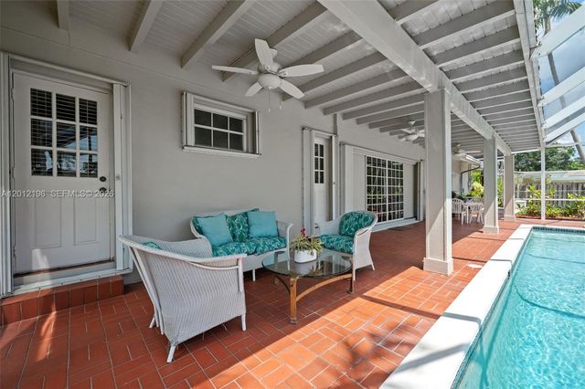 15705 SW 77th Ave, Palmetto Bay, FL 33157