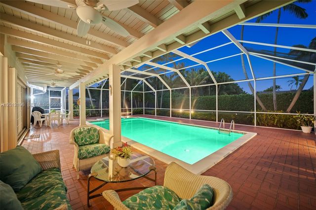 15705 SW 77th Ave, Palmetto Bay, FL 33157