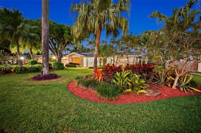 15705 SW 77th Ave, Palmetto Bay, FL 33157