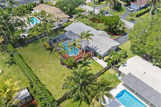 15705 SW 77th Ave, Palmetto Bay, FL 33157