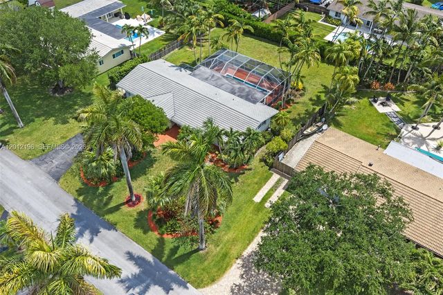 15705 SW 77th Ave, Palmetto Bay, FL 33157