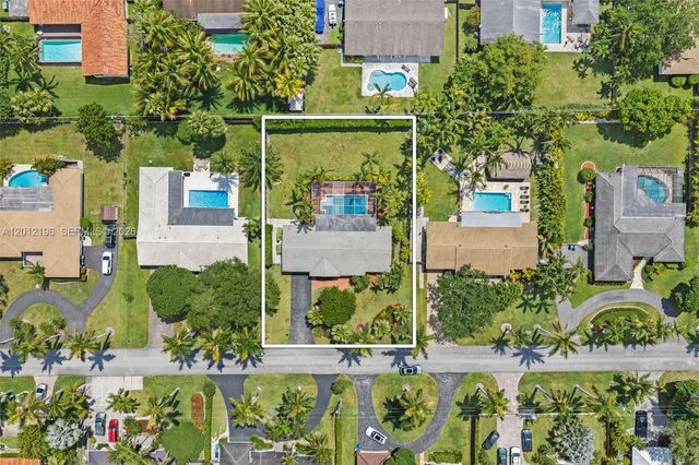 15705 SW 77th Ave, Palmetto Bay, FL 33157