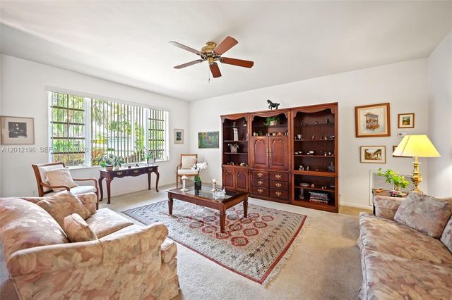 15705 SW 77th Ave, Palmetto Bay, FL 33157