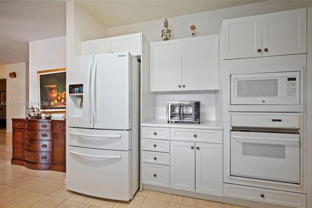 15705 SW 77th Ave, Palmetto Bay, FL 33157
