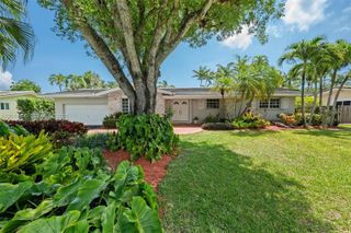 15705 SW 77th Ave, Palmetto Bay, FL 33157