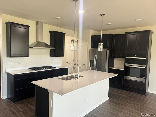 732 Addison Circle, Walled Lake, MI 48390