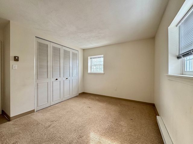 25 Greentree Ln 43, Weymouth, MA 02190