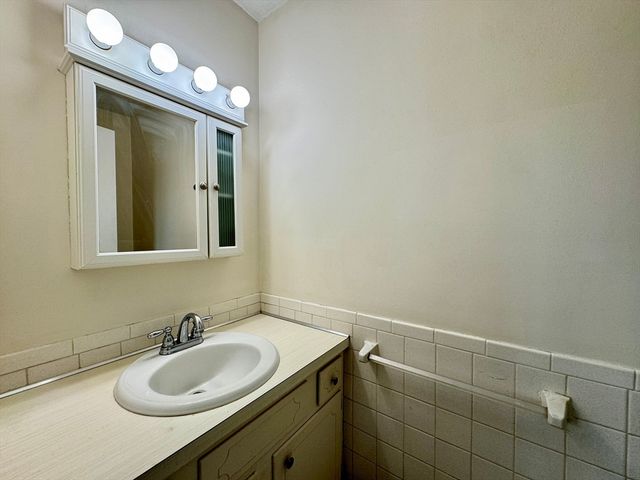 25 Greentree Ln 43, Weymouth, MA 02190