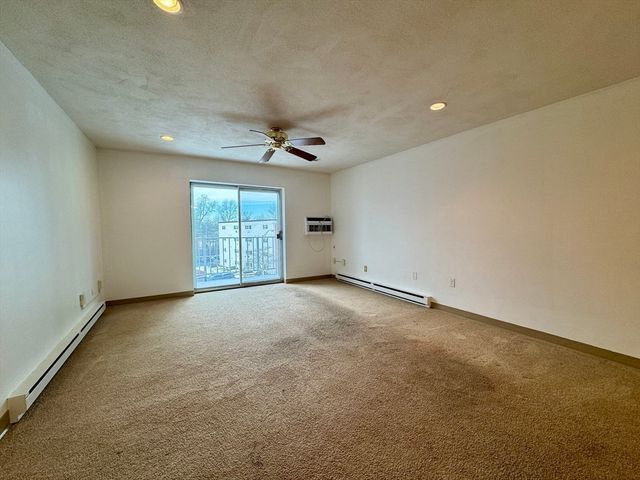 25 Greentree Ln 43, Weymouth, MA 02190