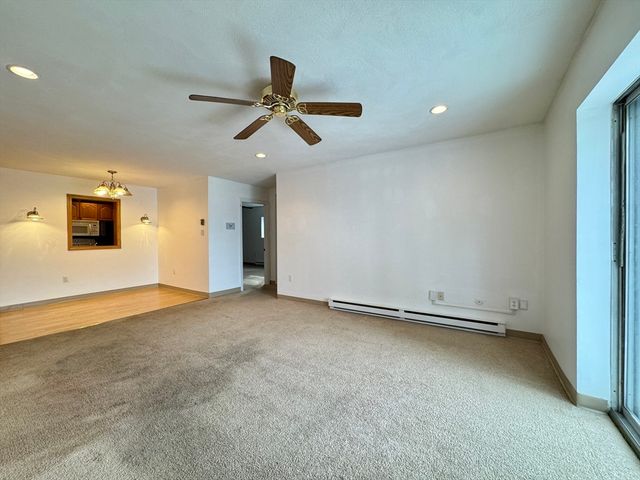 25 Greentree Ln 43, Weymouth, MA 02190