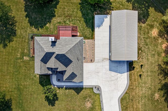 256 Kings Pointe Ln, Mcminnville, TN 37110