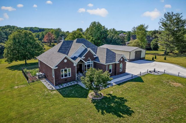 256 Kings Pointe Ln, Mcminnville, TN 37110
