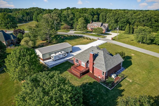 256 Kings Pointe Ln, Mcminnville, TN 37110