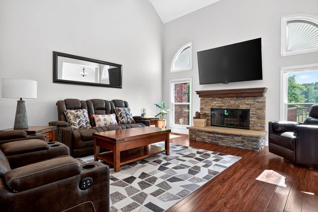 256 Kings Pointe Ln, Mcminnville, TN 37110