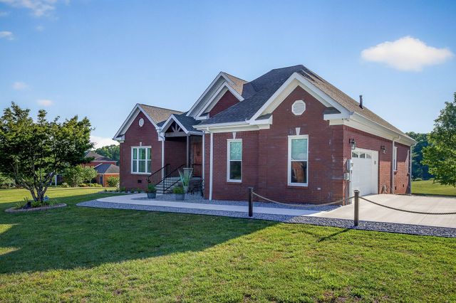 256 Kings Pointe Ln, Mcminnville, TN 37110