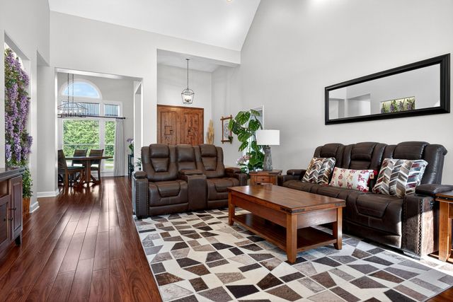 256 Kings Pointe Ln, Mcminnville, TN 37110