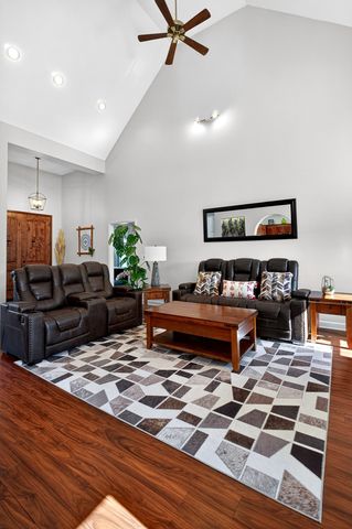 256 Kings Pointe Ln, Mcminnville, TN 37110