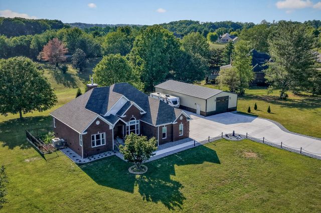 256 Kings Pointe Ln, Mcminnville, TN 37110