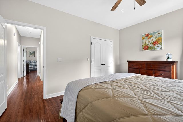 256 Kings Pointe Ln, Mcminnville, TN 37110