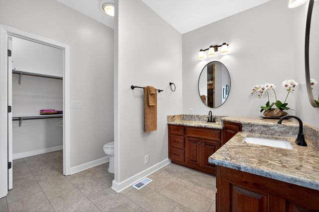 256 Kings Pointe Ln, Mcminnville, TN 37110