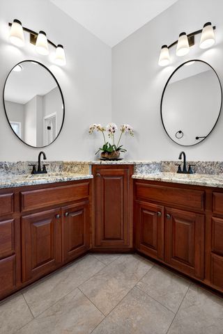 256 Kings Pointe Ln, Mcminnville, TN 37110