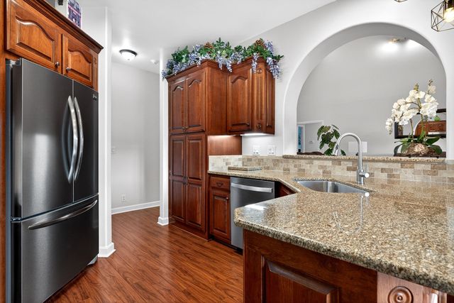 256 Kings Pointe Ln, Mcminnville, TN 37110