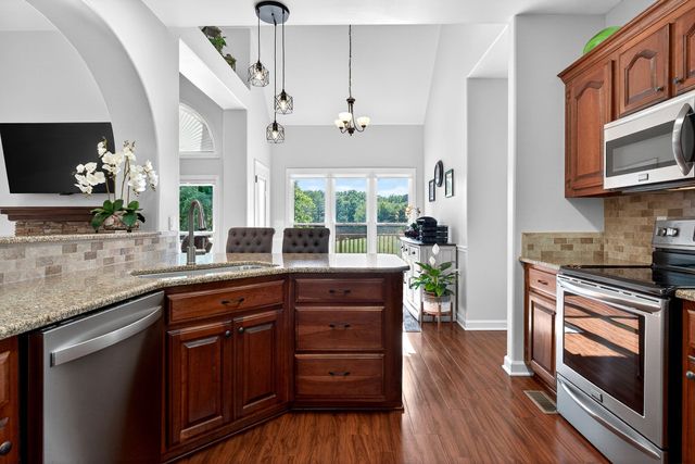 256 Kings Pointe Ln, Mcminnville, TN 37110
