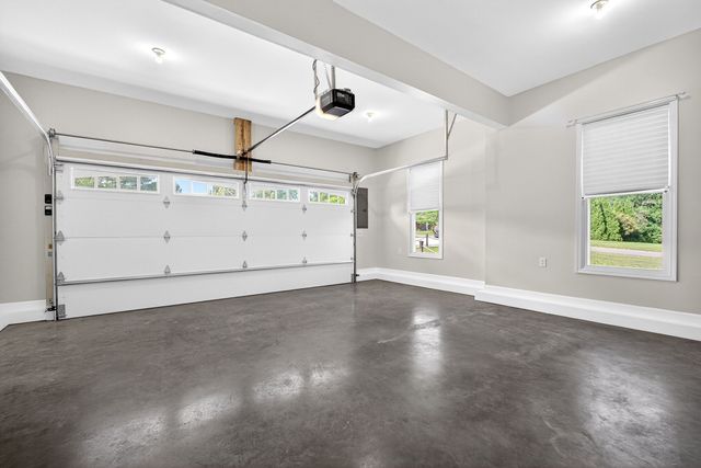 256 Kings Pointe Ln, Mcminnville, TN 37110
