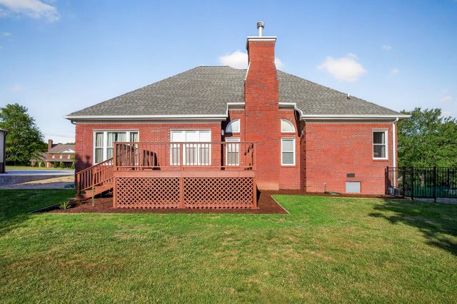 256 Kings Pointe Ln, Mcminnville, TN 37110